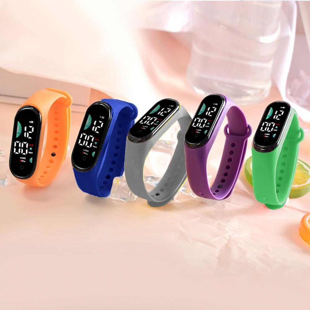 Smartwatch Watches Boys - 子供のためのデジタルLED腕時計,防水ブレスレット,腕時計,漫画,誕生日プレゼント,男の子,女の子