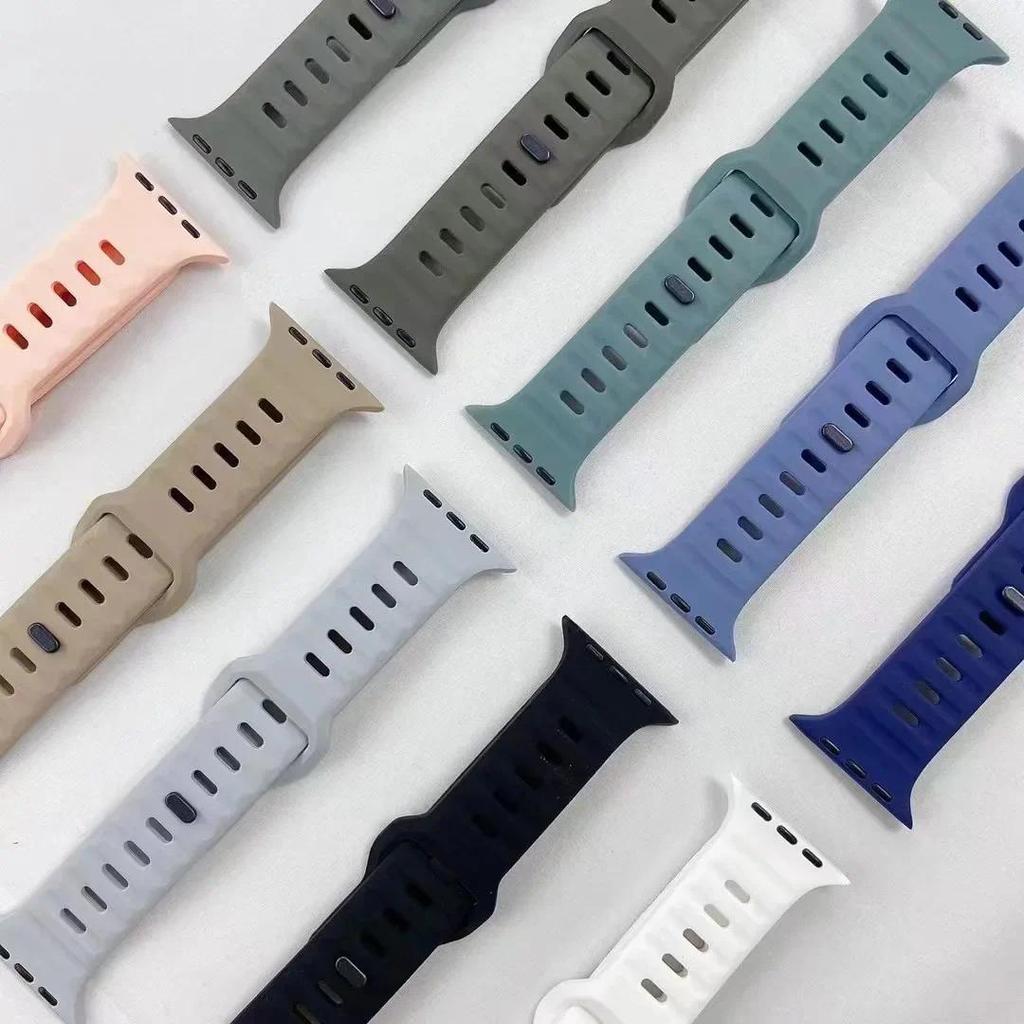 Apple Watch Ultra3 49mm、シリーズ11 - Silicone Sport Band のレビューと価格